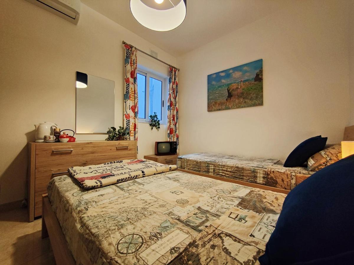 Your Room, Your Apartment, Your Shared Pool Marsalforn Exterior photo